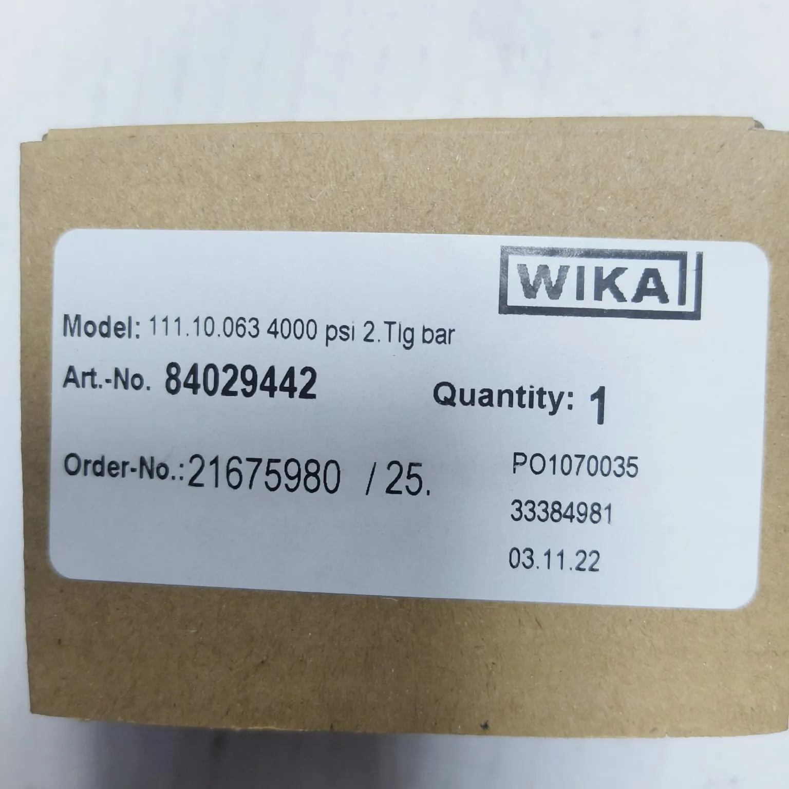 WIKA Pressure Gauge 111.10.063, 0...4000 psi, Dry Black Steel Case, Dual Scale, 2.5" Dial, 1/4" Male NPT Lower Mount, 84029442 - image 2