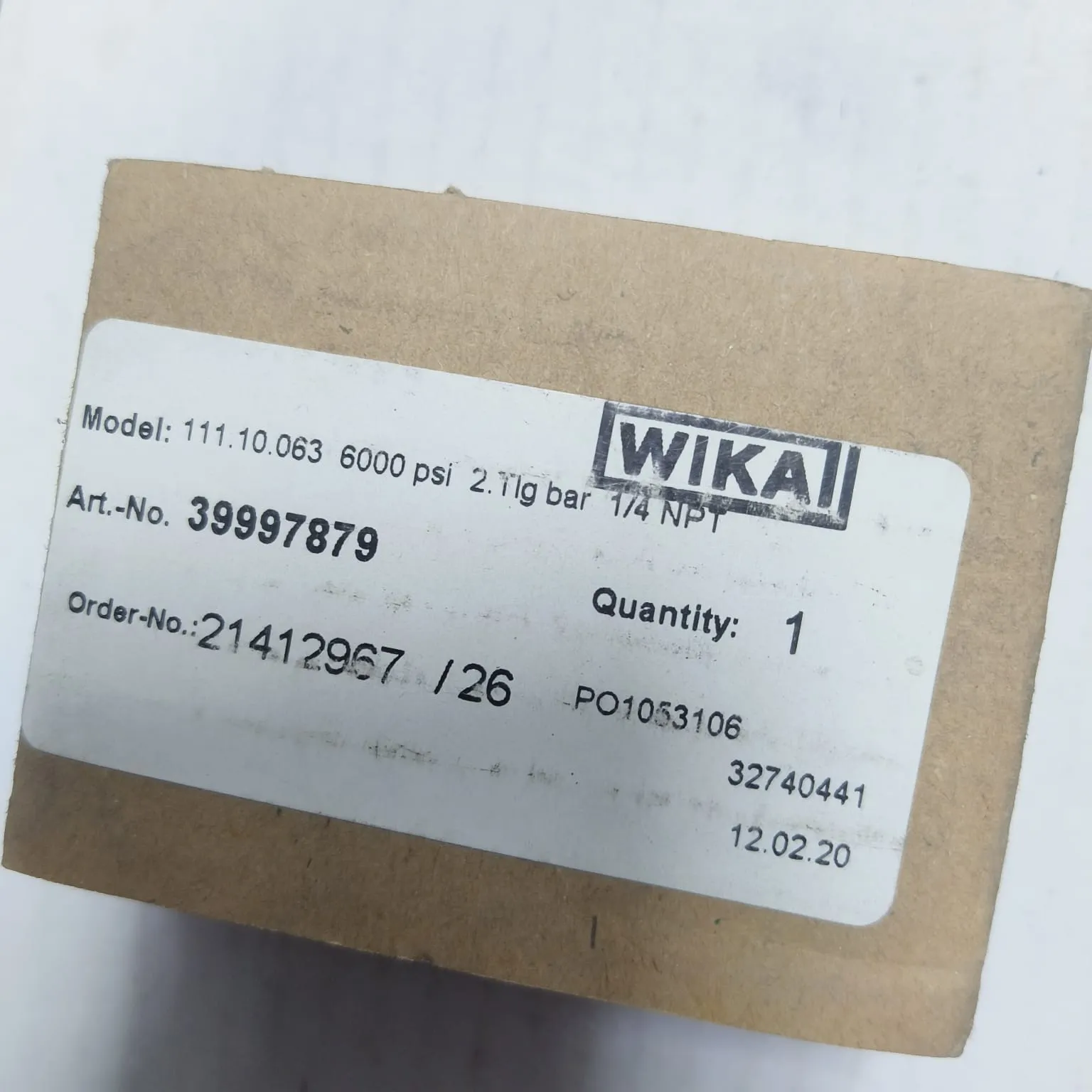 WIKA Pressure Gauge 111.10.063, 0...6000 psi, Dry Black Steel Case, Dual Scale, 2.5" Dial, 1/4" Male NPT Lower Mount, 39997879 - image 2