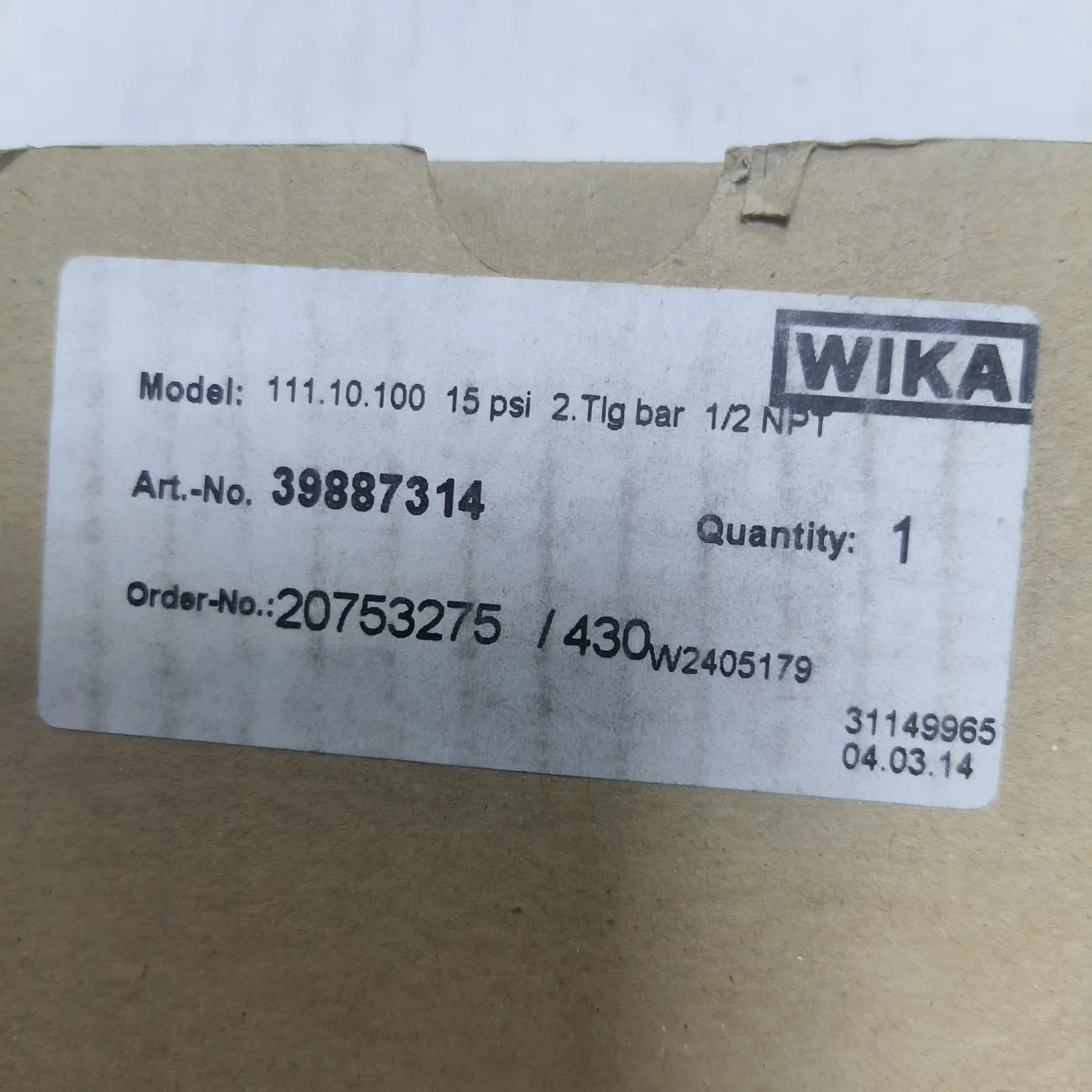 WIKA Pressure Gauge 111.10.100, 0...15 psi, Dry Black Steel Case, Dual Scale, 4" Dial, 1/2" Male NPT Lower Mount, 39887314 - image 2