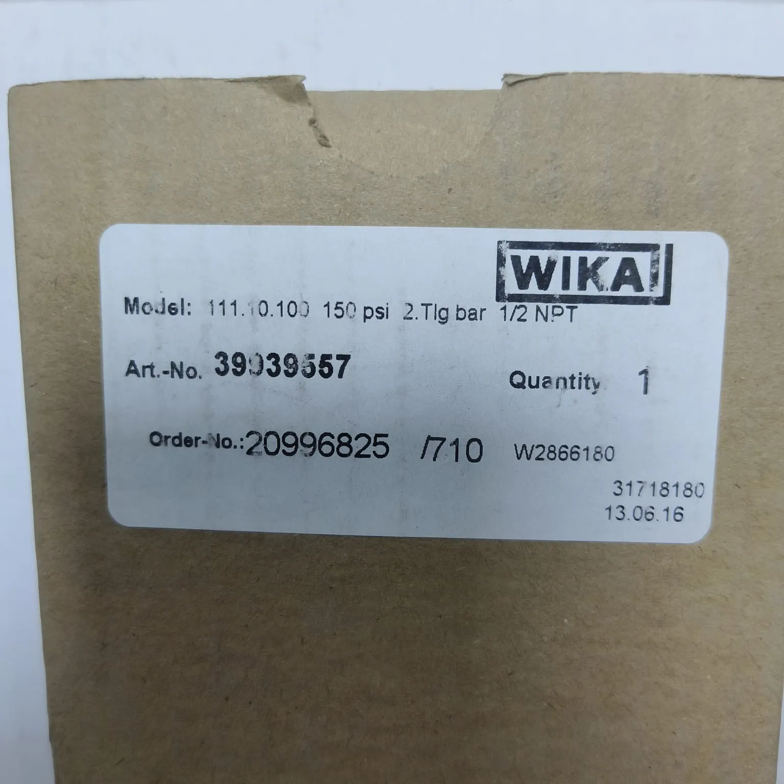 WIKA Pressure Gauge 111.10.100, 0...150 psi, Dry Black Plastic Case, Dual Scale, 4" Dial, 1/2" Male NPT Lower Mount, 39939557 - image 2