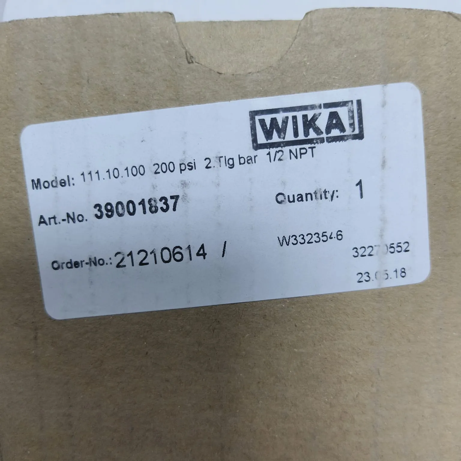 WIKA Pressure Gauge 111.10.100, 0...200 psi, Dry Black Steel Case, Dual Scale, 4" Dial, 1/2" Male NPT Lower Mount, 39001837 - image 2