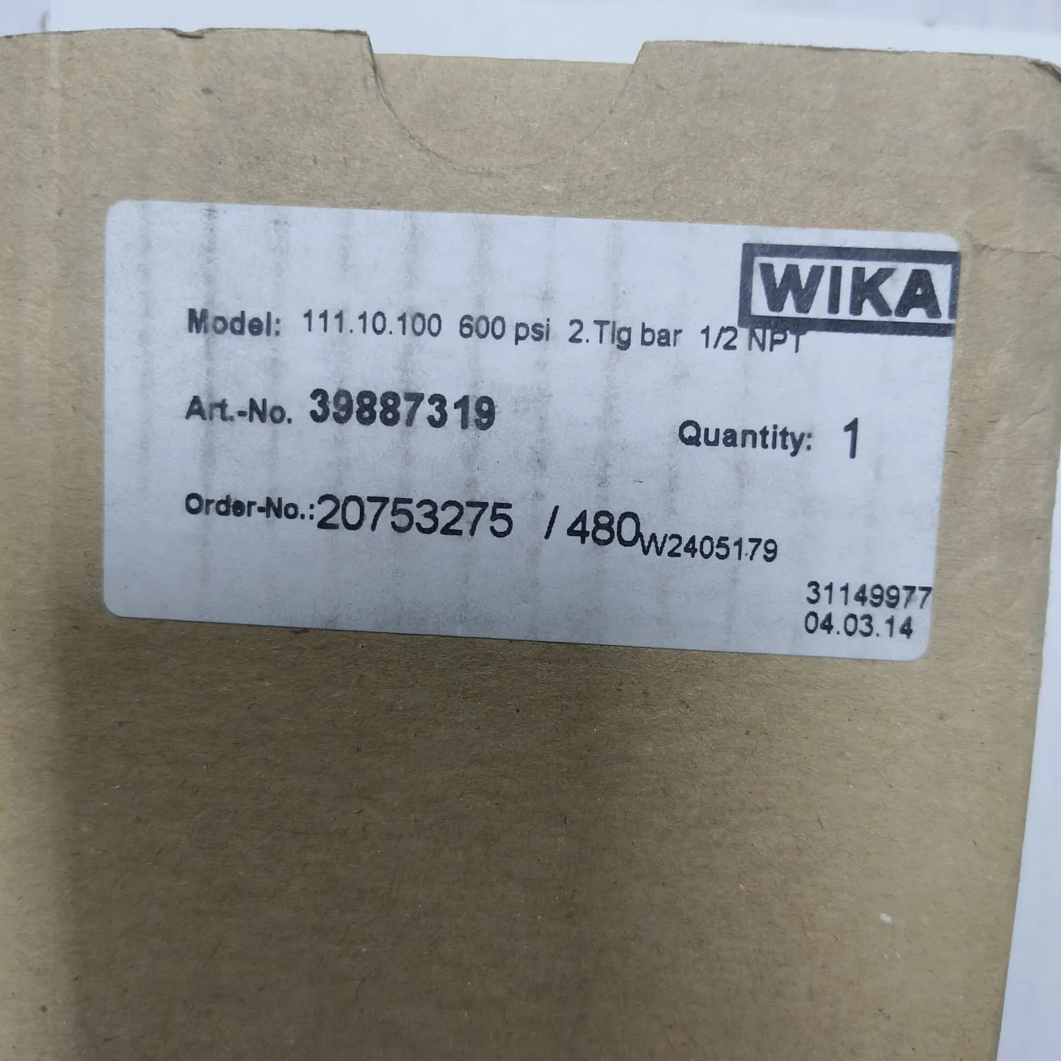 WIKA Pressure Gauge 111.10.100, 0...600 psi, Dry Black Steel Case, Dual Scale, 4" Dial, 1/2" Male NPT Lower Mount, 39887319 - image 2