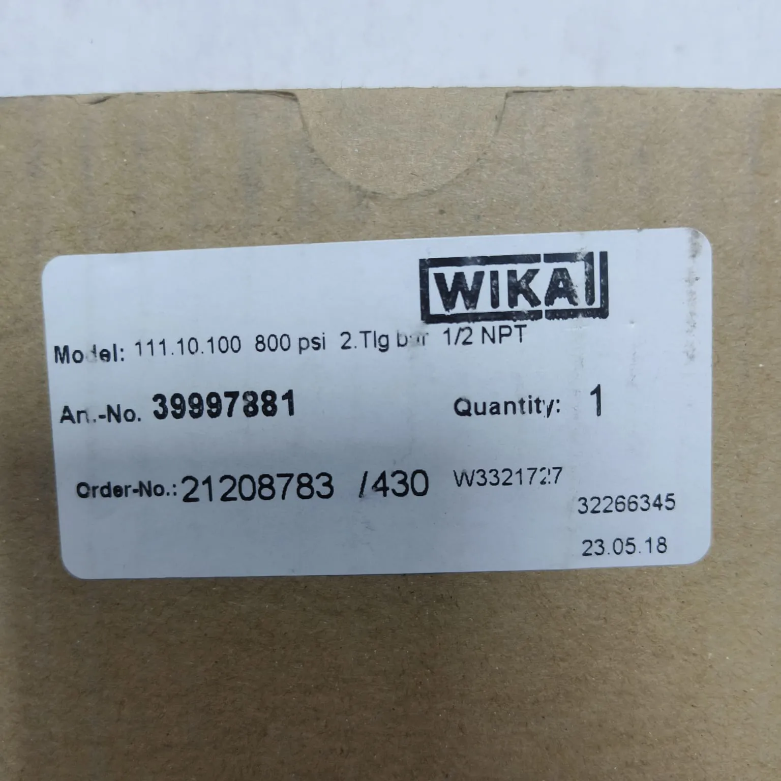 WIKA Pressure Gauge 111.10.100, 0...800 psi, Dry Black Steel Case, Dual Scale, 4" Dial, 1/2" Male NPT Lower Mount, 39997881 - image 2
