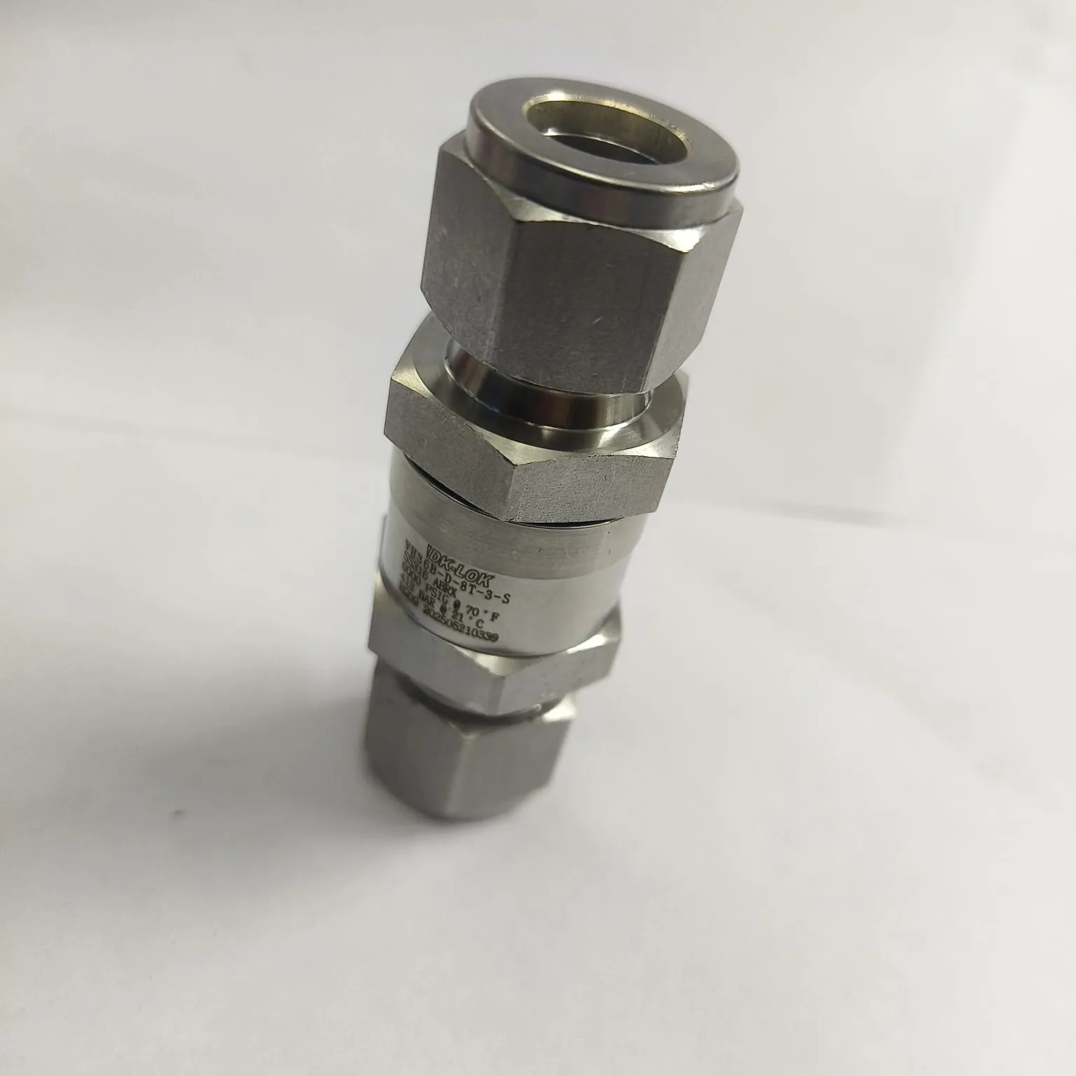 DK-LOK VH36 Series High Pressure Check Valve, 6,000 psig, 1/2" Tube OD Connections, SS316, VH36B-D-8T-3-S - image 3