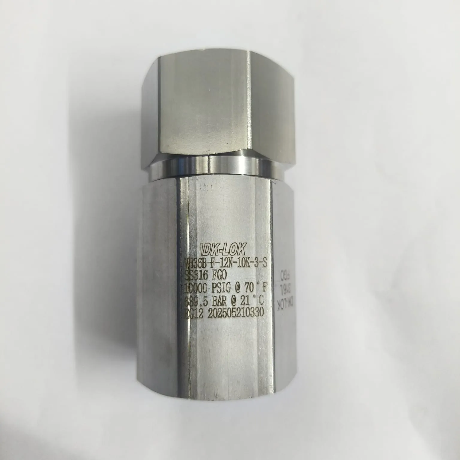 DK-LOK VH36 Series High Pressure Check Valve, 10,000 psig, 3/4" Female NPT Connections, SS316, VH36B-F-12N-10K-3-S - image 2