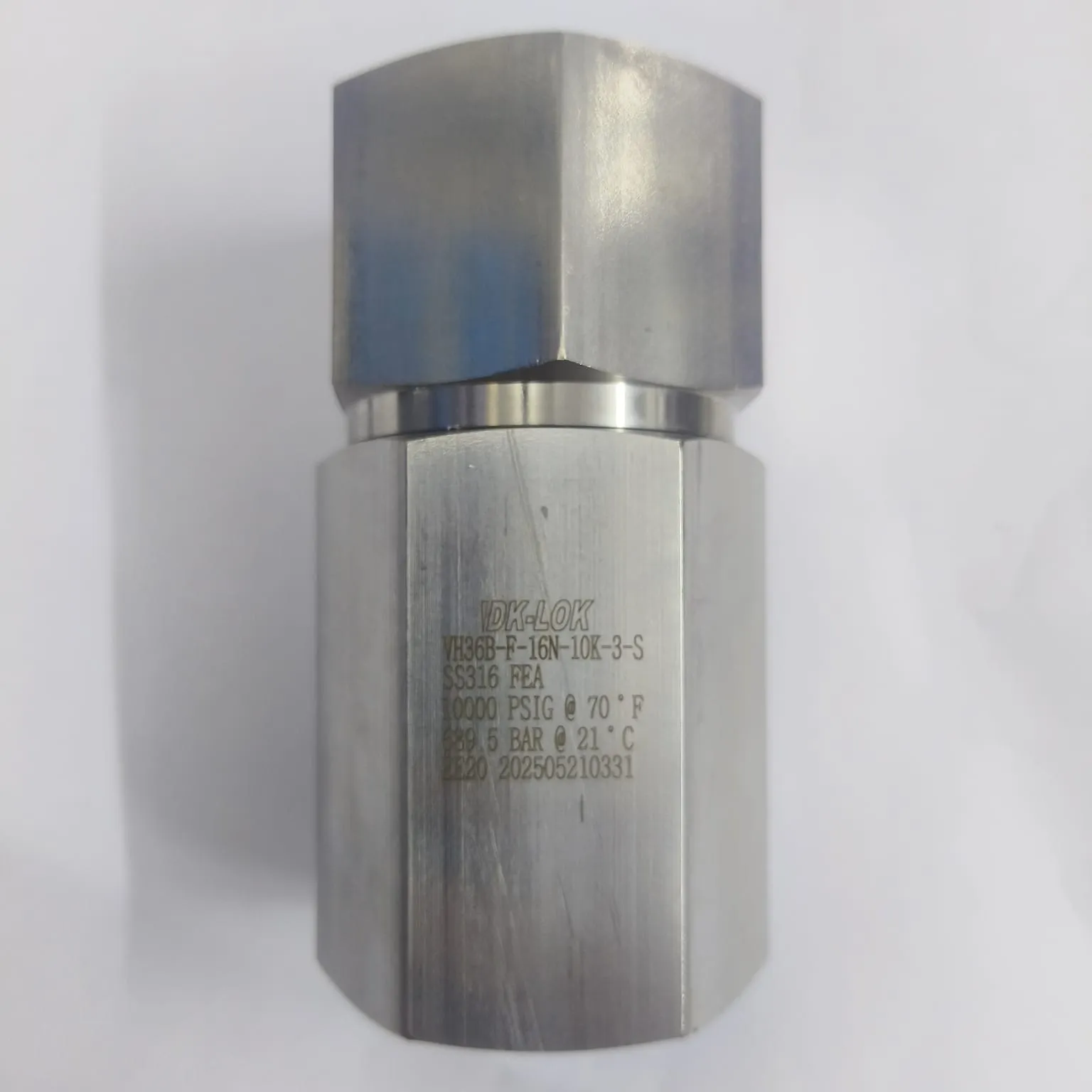 DK-LOK VH36 Series High Pressure Check Valve, 10,000 psig, 1" Female NPT Connections, SS316, VH36B-F-16N-10K-3-S - image 2