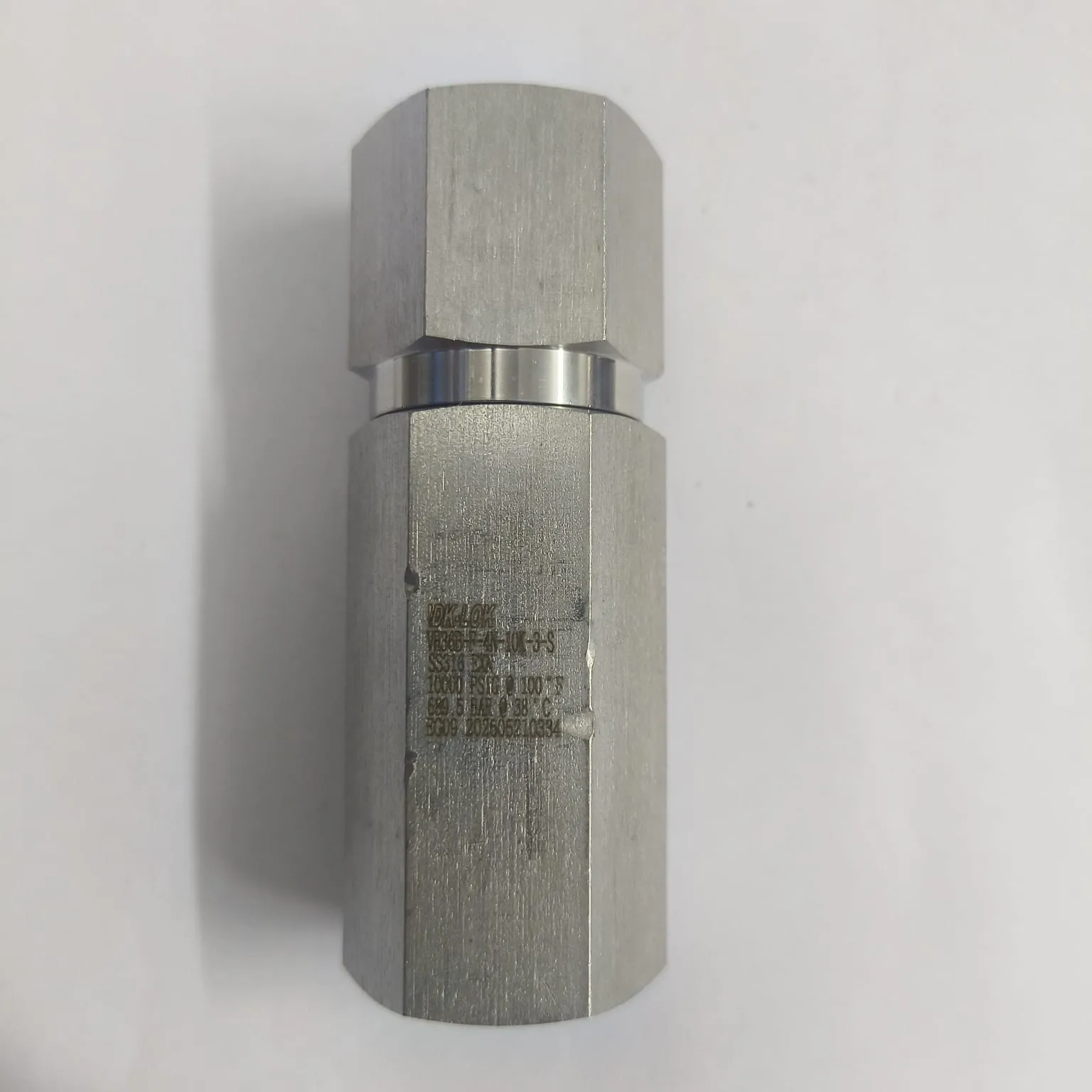 DK-LOK VH36 Series High Pressure Check Valve, 10,000 psig, 1/4" Female NPT Connections, SS316, VH36B-F-4N-10K-3-S - image 2