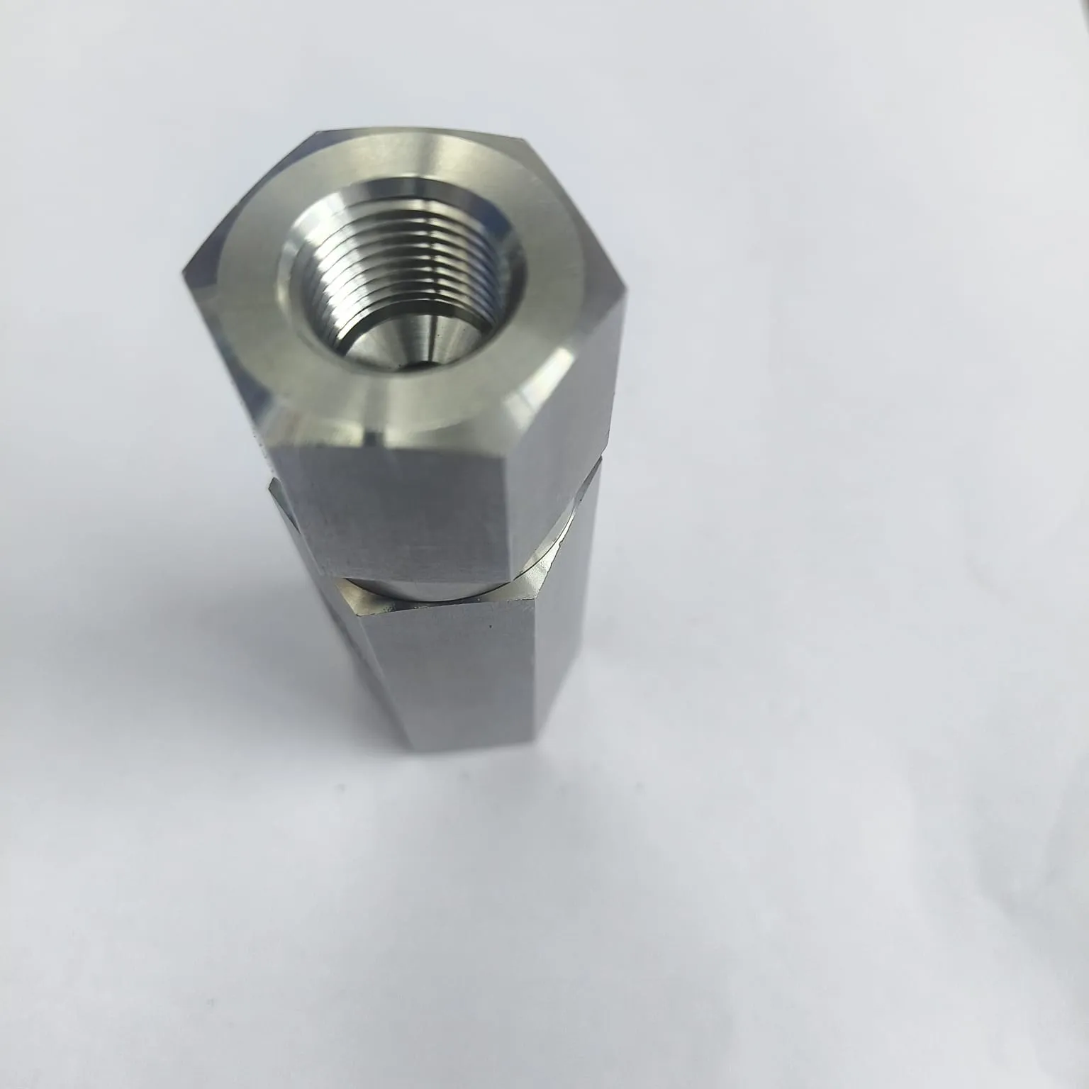 DK-LOK VH36 Series High Pressure Check Valve, 10,000 psig, 3/8" Female NPT Connections, SS316, VH36B-F-6N-10K-3-S - image 3