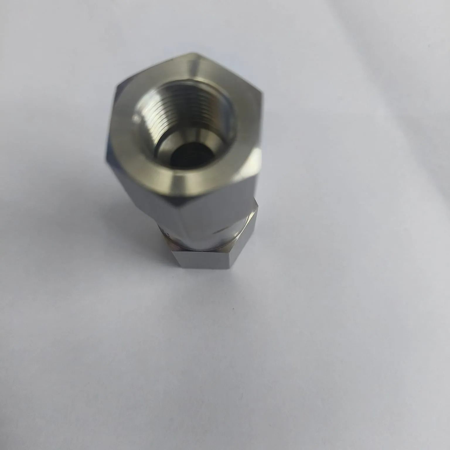DK-LOK VH36 Series High Pressure Check Valve, 5,300 psig, 3/8" Female NPT Connections, SS316, VH36B-F-6N-3-S - image 3