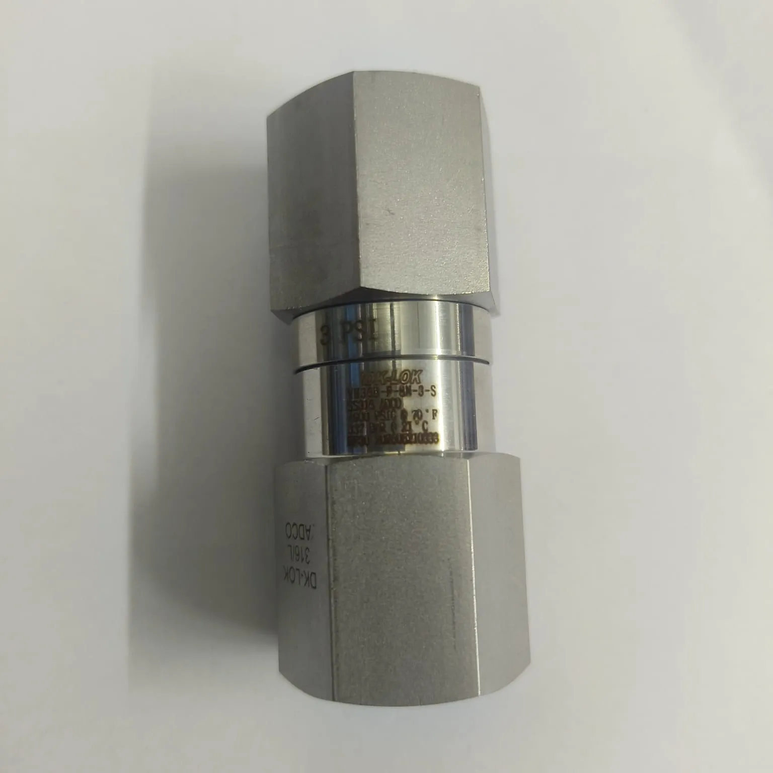 DK-LOK VH36 Series High Pressure Check Valve, 4,900 psig, 1/2" Female NPT Connections, SS316, VH36B-F-8N-3-S - image 2