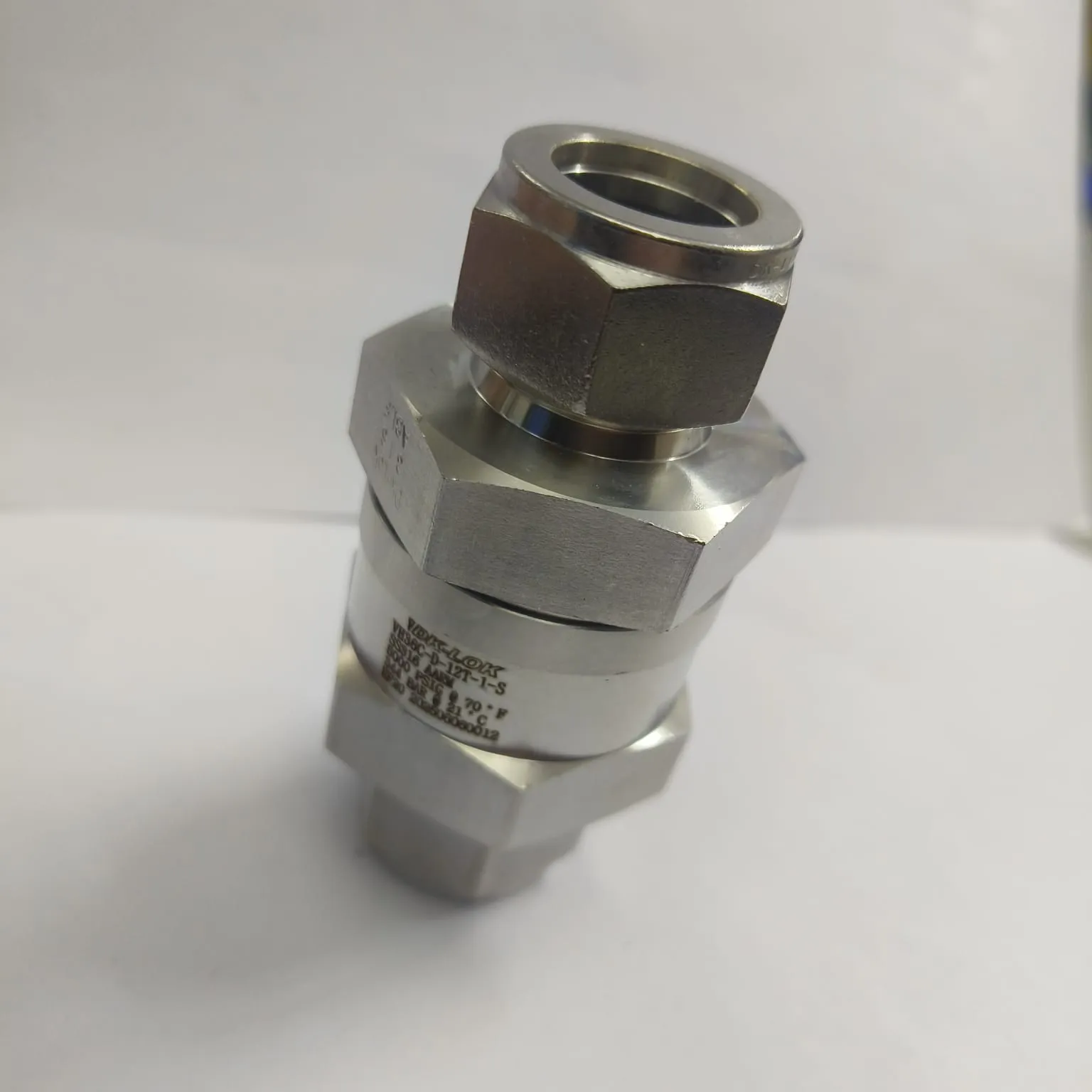 DK-LOK VH36 Series High Pressure Check Valve, 5,000 psig, 3/4" Tube OD Connections, SS316, VH36C-D-12T-1-S - image 3