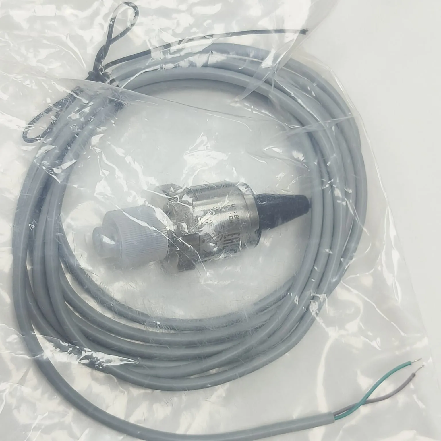WIKA R-1 Pressure Transmitter, -1...+45 Bar Gauge, G1/4B EN837 Connection, Flying Lead 2m Cable, 2-wire, 83513375 - image 2