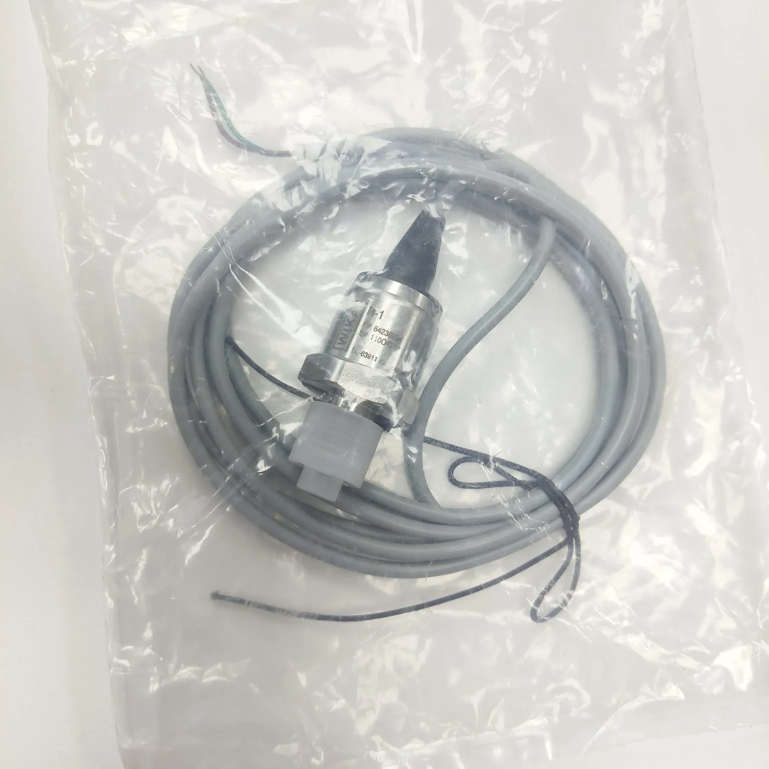 WIKA R-1 Pressure Transmitter, 0... 100 Bar Gauge, G1/4B EN837 Connection, Flying Lead 2m Cable, 2-wire, 84238986 - image 3